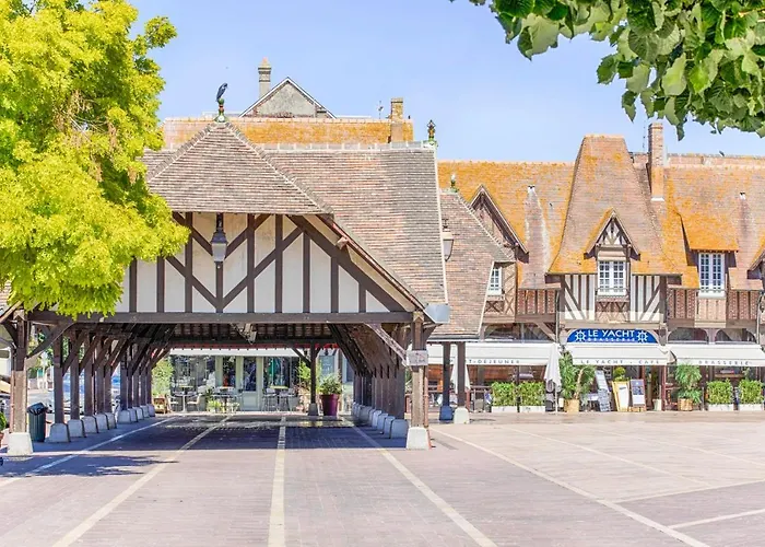 La Villa Suzanne - Two Bedrooms - Deauville Beach